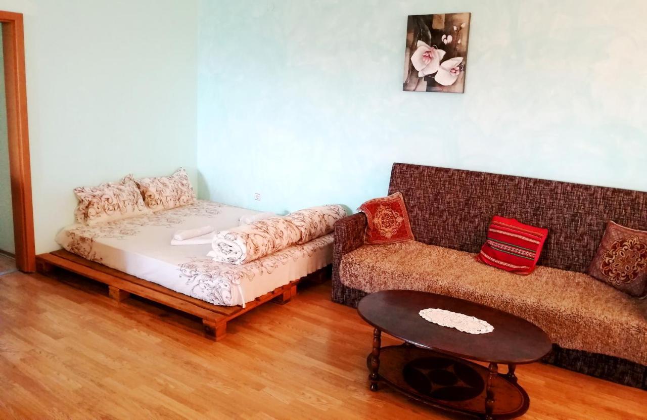 Petrevene Guest House Misha מראה חיצוני תמונה