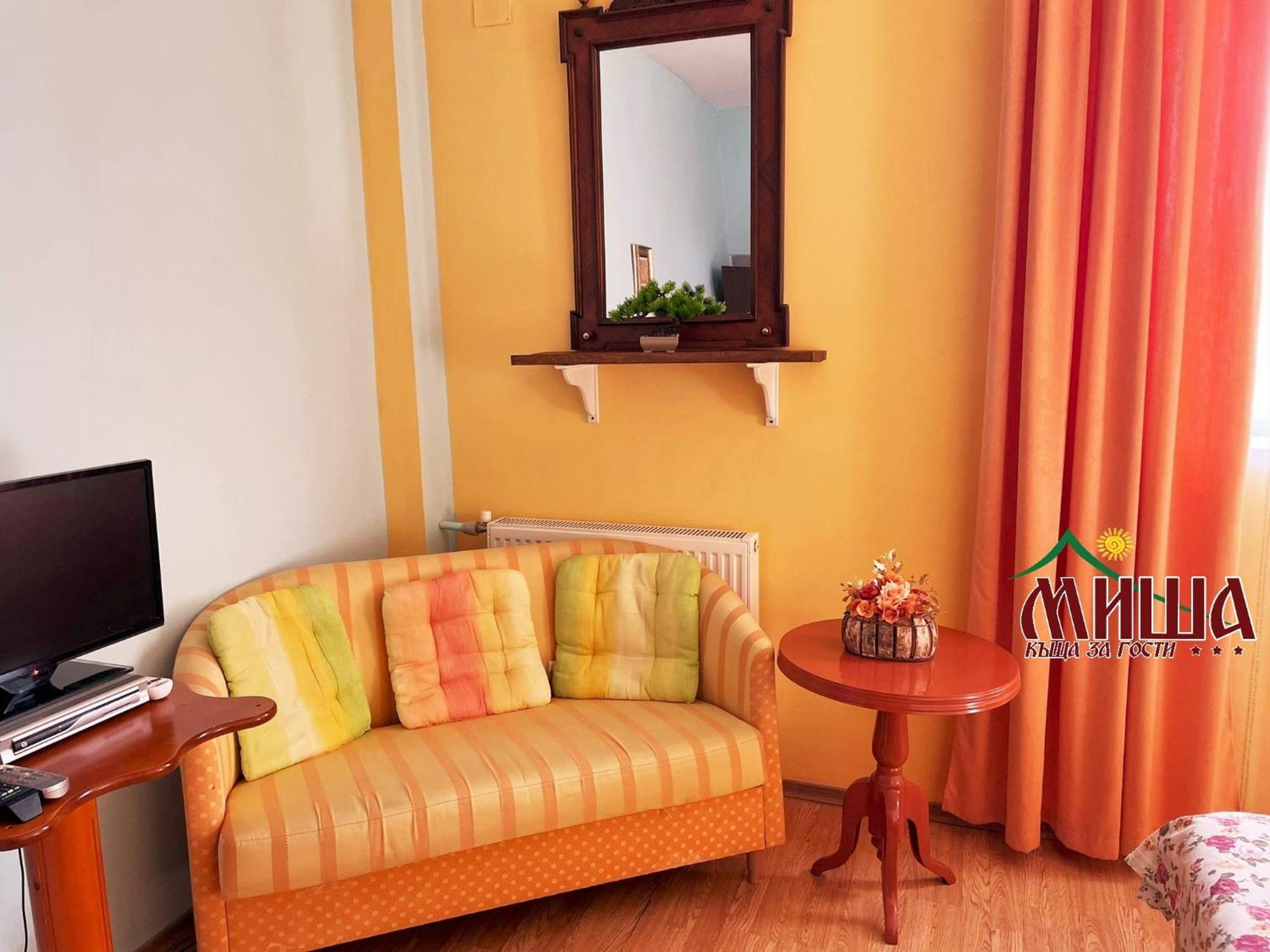Petrevene Guest House Misha מראה חיצוני תמונה