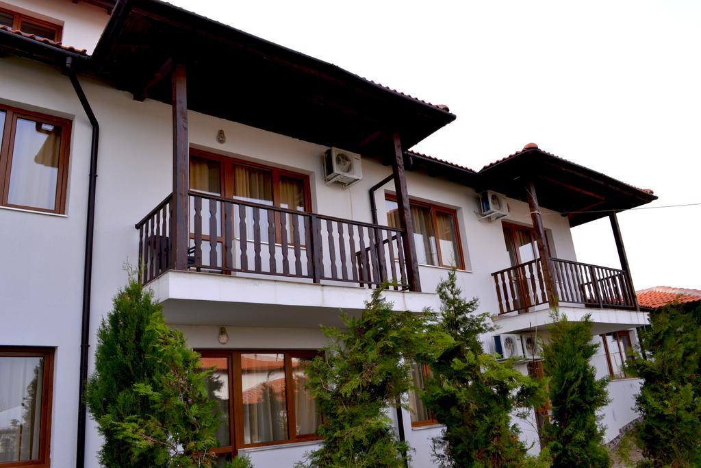 Petrevene Guest House Misha מראה חיצוני תמונה