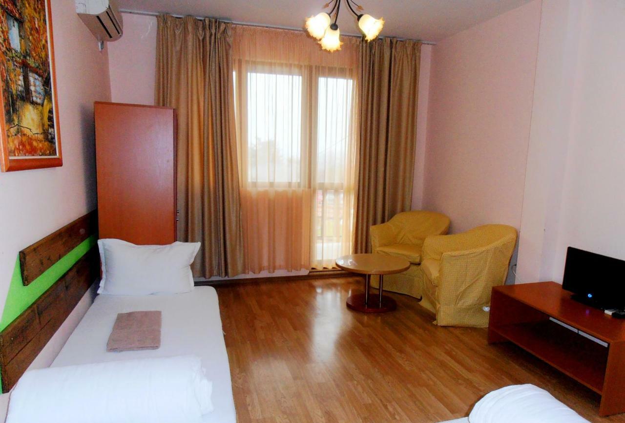 Petrevene Guest House Misha מראה חיצוני תמונה
