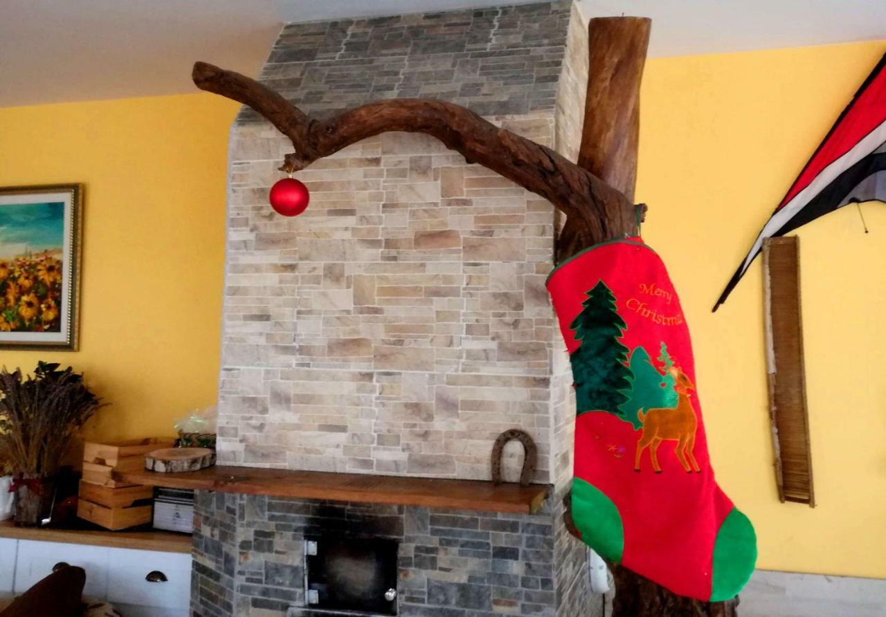 Petrevene Guest House Misha מראה חיצוני תמונה