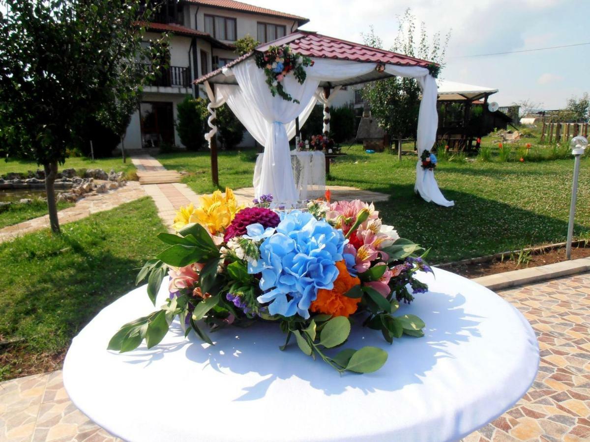 Petrevene Guest House Misha מראה חיצוני תמונה